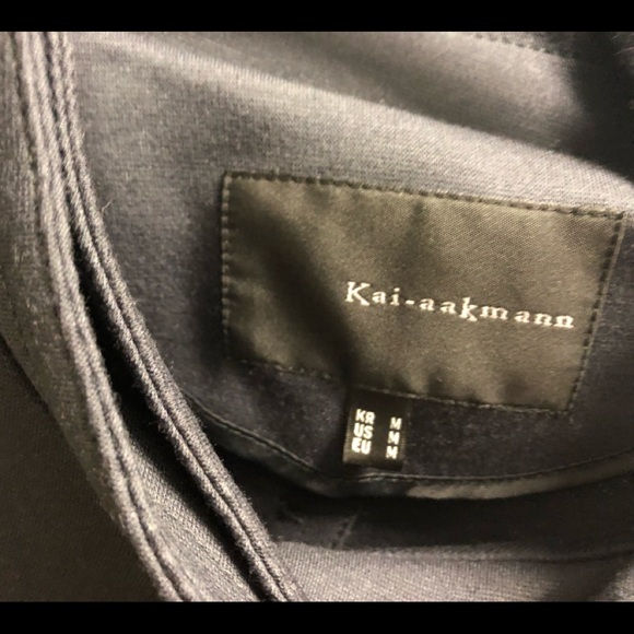 Kai-Aakmann men’s black vest with hidden buttons - Picture 5 of 7